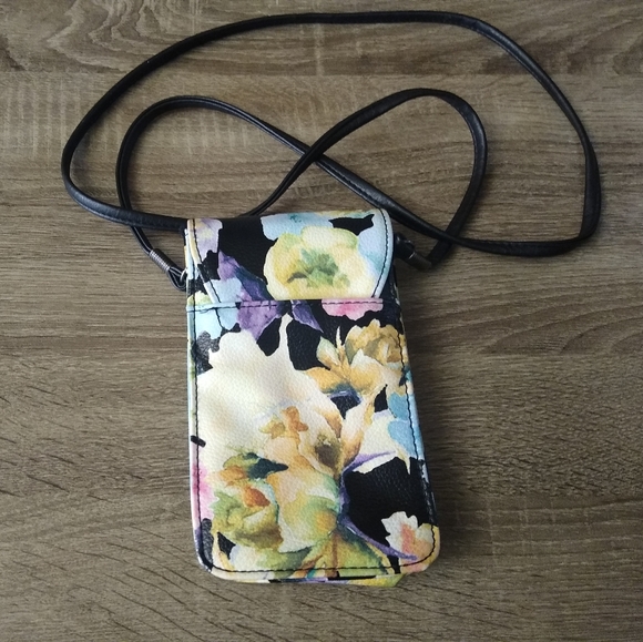 NWT Mimi x Jules Floral Snap Close Pouch, 7"x4"x1.5". - Picture 3 of 3